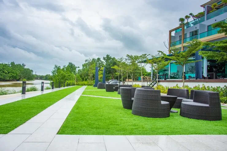 chair-grass-resort